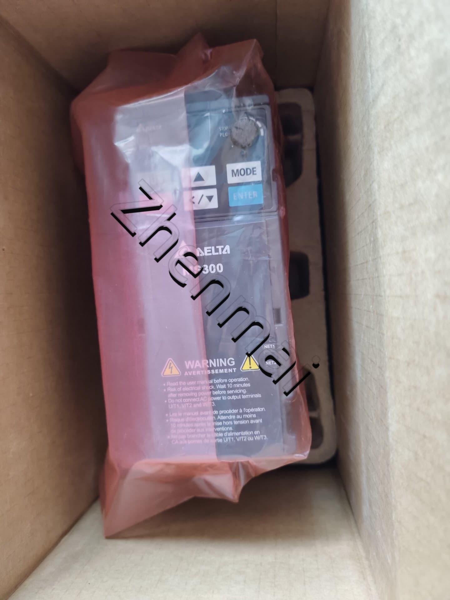 100% ολοκαίνουργιο πρωτότυπο και γνήσιο Delta 380V 3,7KW VFD9A0MS43ANSAA Μετατροπείς συχνότητας Drive Servo Motor