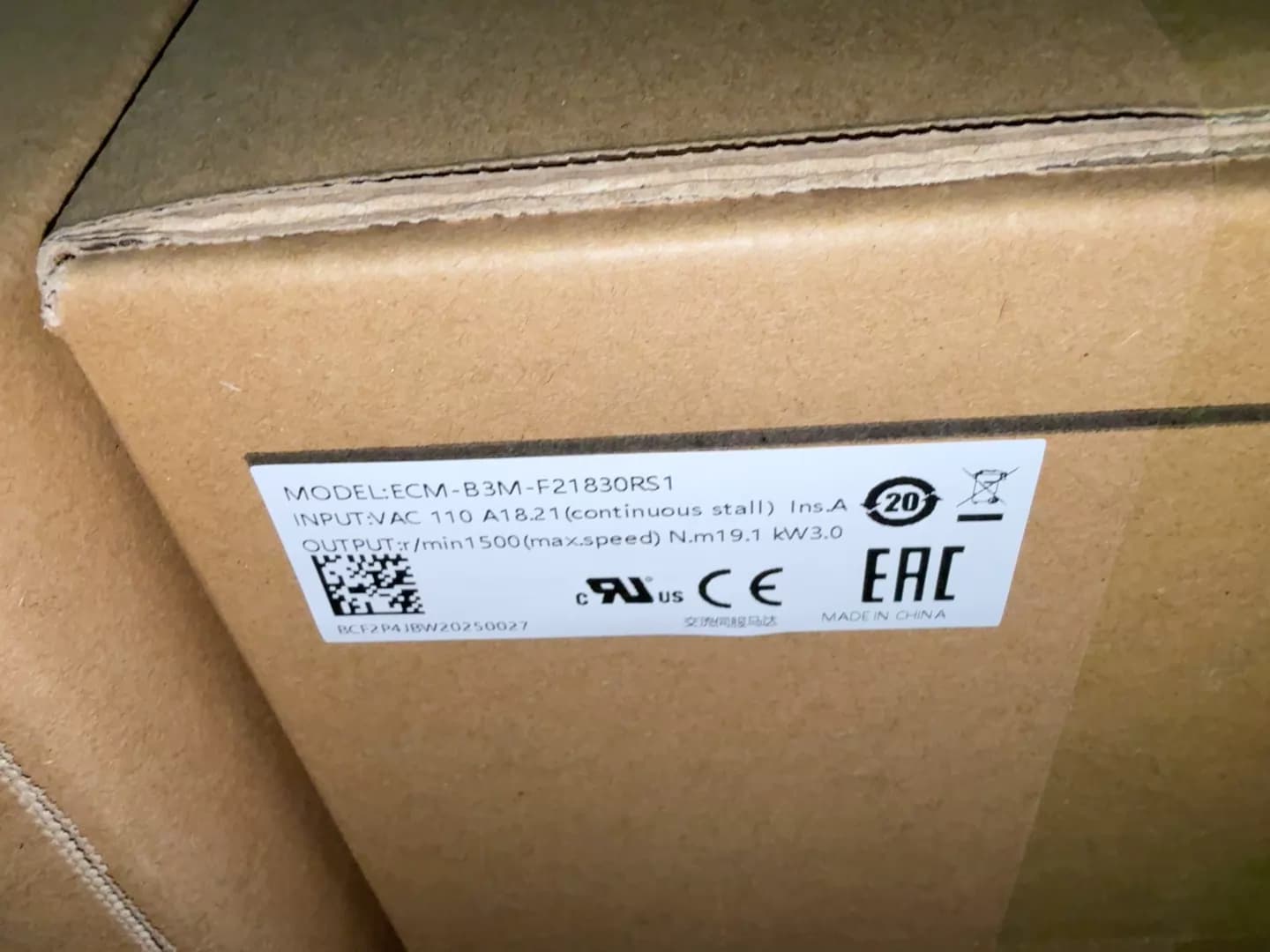 100% ολοκαίνουργιο πρωτότυπο και γνήσιο Delta ECM-B3M-F21830RS1 Μετατροπείς συχνότητας Drive Servo Motor
