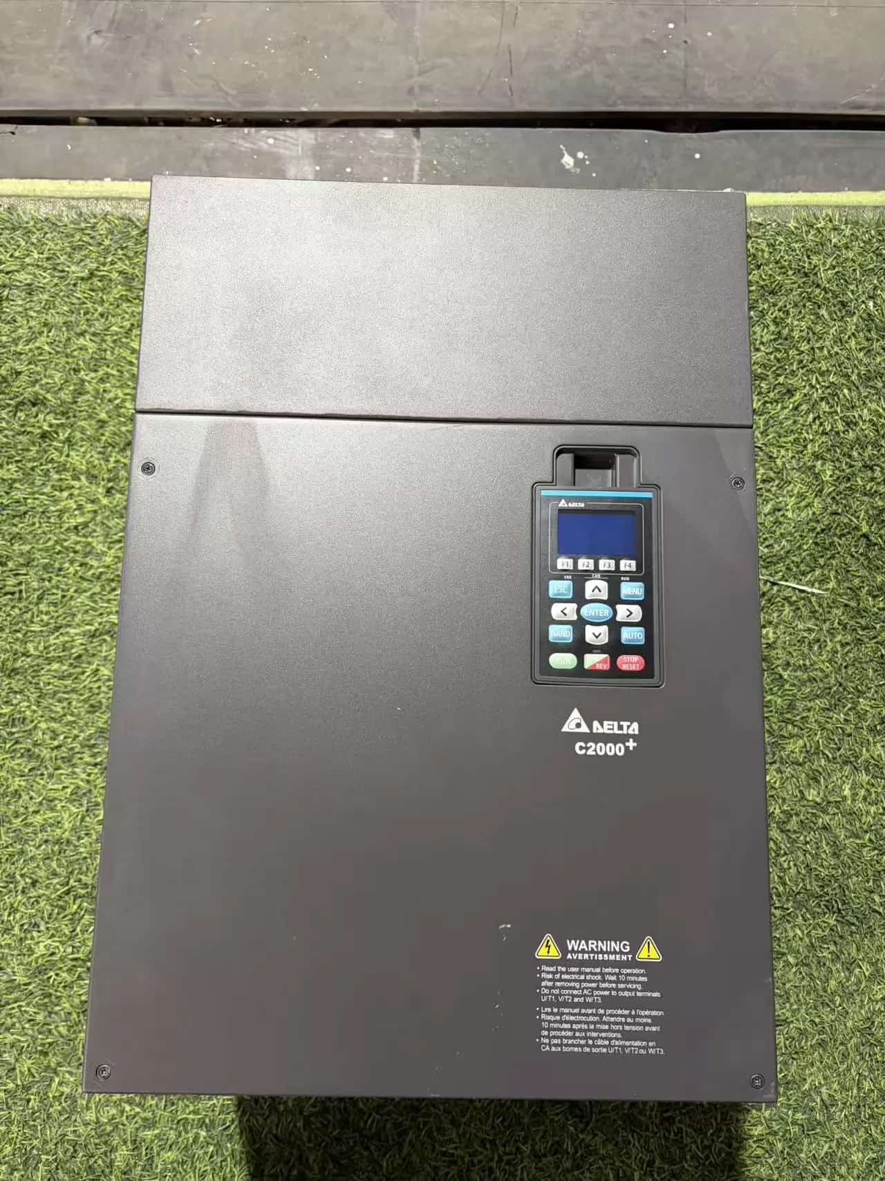 100% ολοκαίνουργιο πρωτότυπο και γνήσιο Delta VFD1100C43A-00 Μετατροπείς συχνότητας Drive Servo Motor