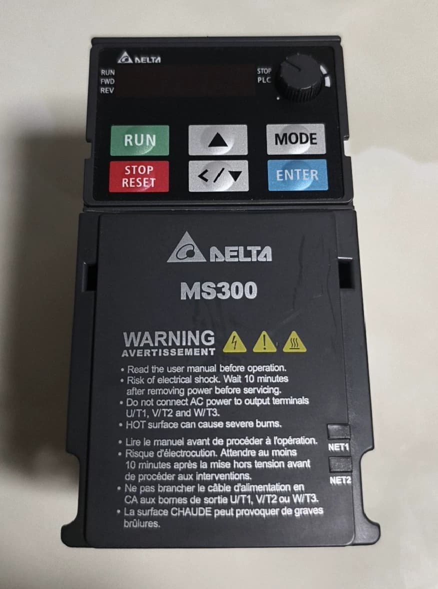 100% ολοκαίνουργιο πρωτότυπο και γνήσιο Delta VFD2A8MS23ANSAA 220V/0,4KW Μετατροπείς συχνότητας Drive Servo Motor