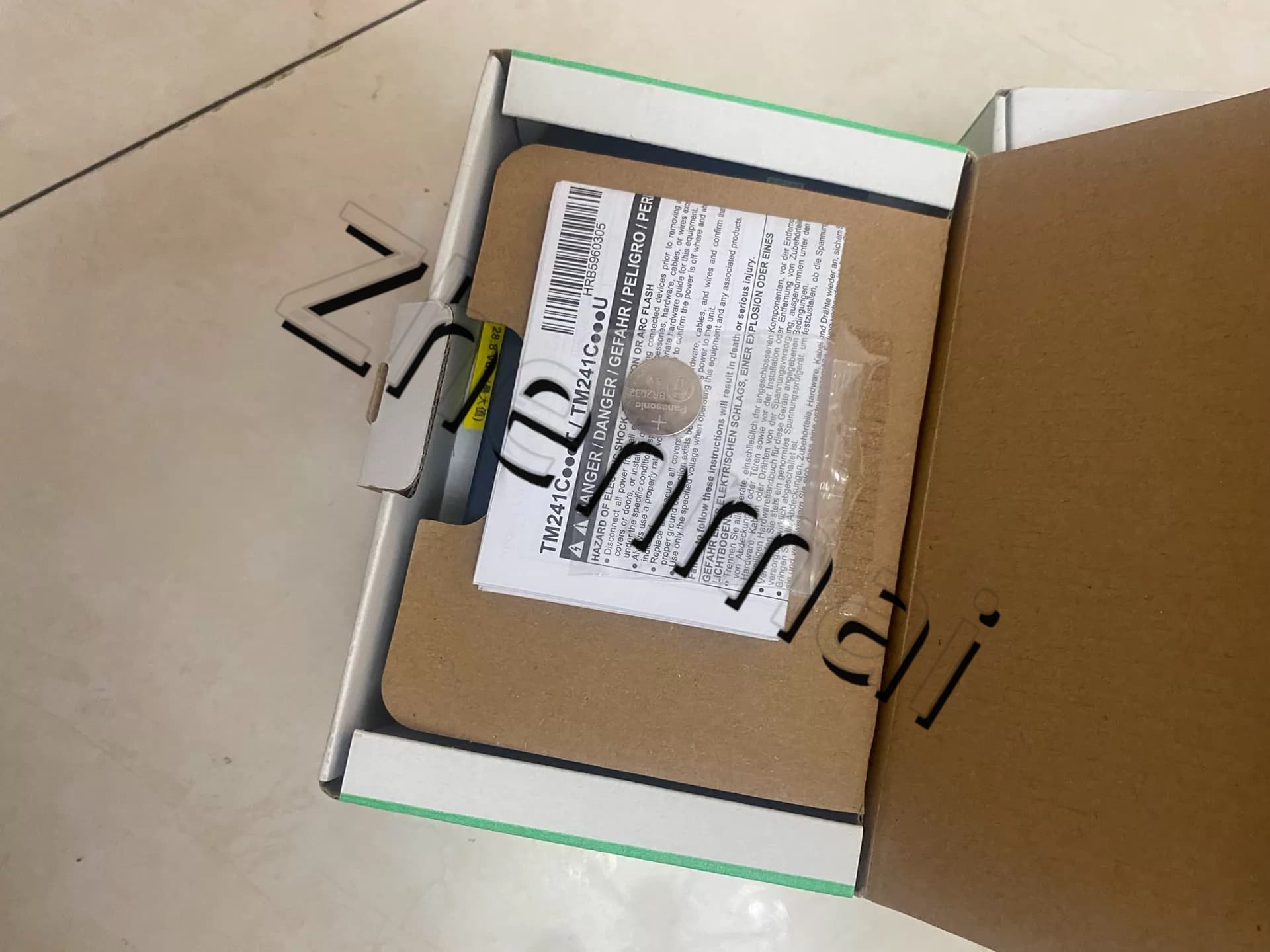 100% ολοκαίνουργιο, γνήσιο και γνήσιο Schneider TM241C24R Μετατροπείς συχνότητας, διακόπτες κυκλώματος, επαφές, προστατευτικές συσκευές