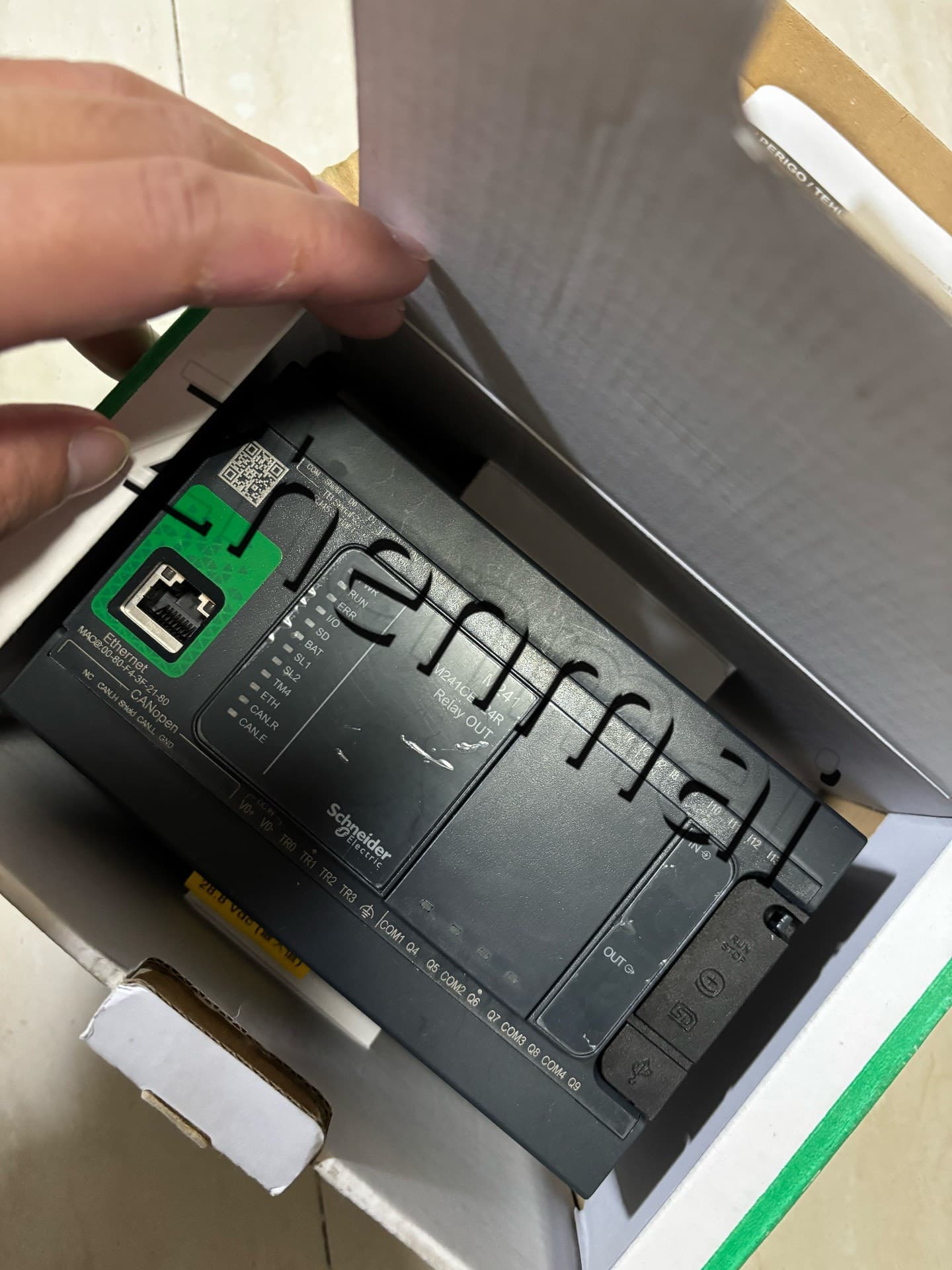 100% ολοκαίνουργιο, γνήσιο και γνήσιο Schneider TM241CEC24T Μετατροπείς συχνότητας, διακόπτες κυκλώματος, επαφές, προστατευτικές συσκευές