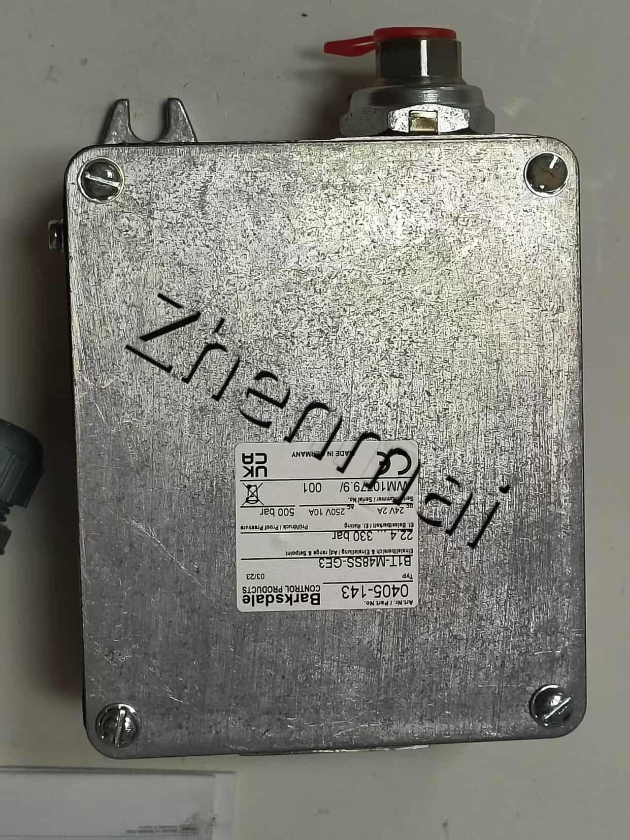 Ολοκαίνουργιο Γνήσιο Barksdale B1T-M48SS-GE3 0405-143 Αισθητήρας πίεσης Διακόπτης στάθμης Διακόπτης ροής Διακόπτης πίεσης Γρήγορη αποστολή