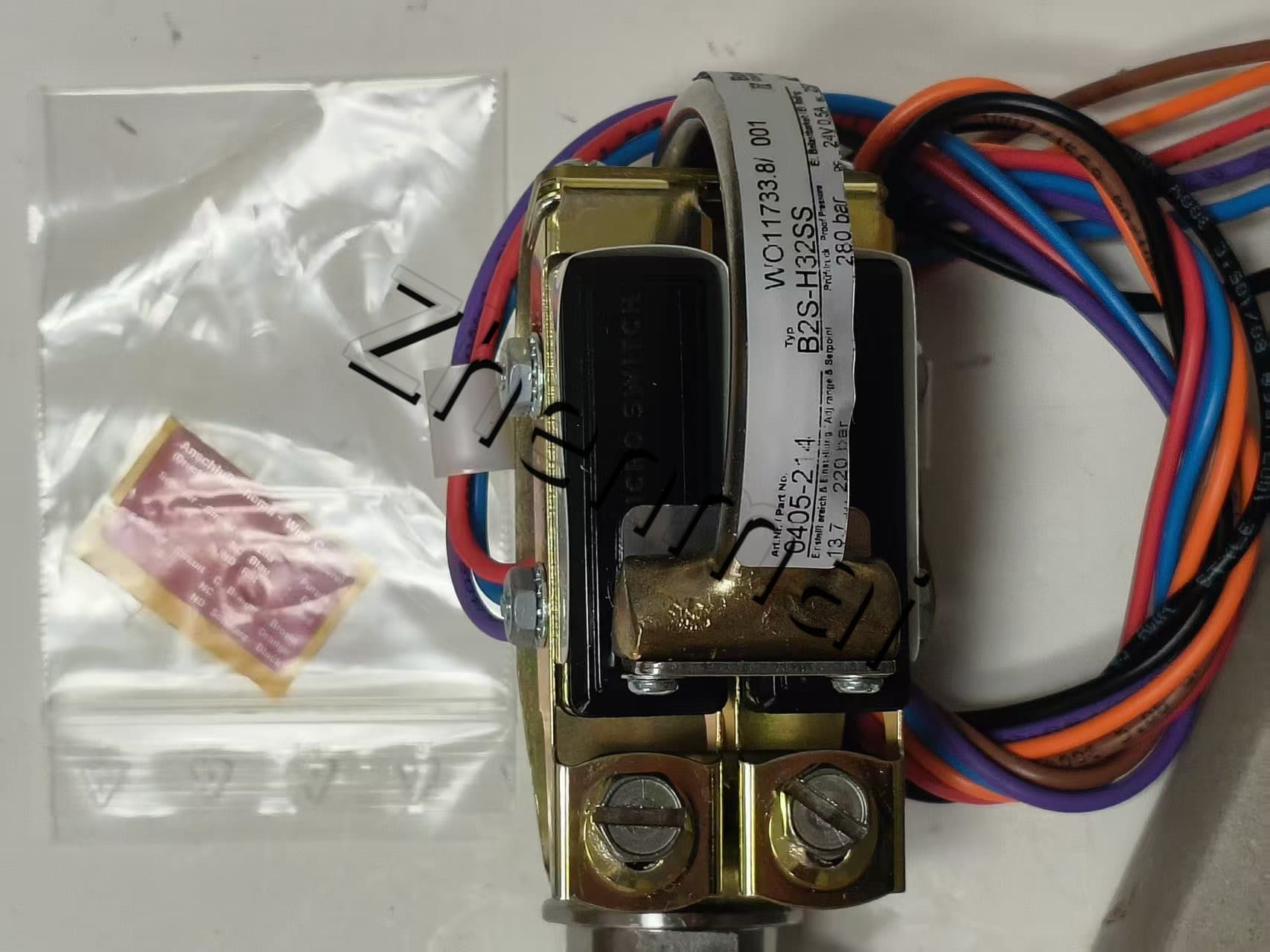 Ολοκαίνουργιο Γνήσιο Barksdale B2S-H32SS Αισθητήρας πίεσης Διακόπτης στάθμης Διακόπτης ροής Διακόπτης πίεσης Γρήγορη αποστολή