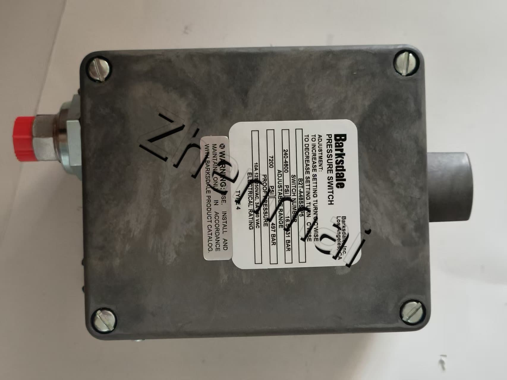 Ολοκαίνουργιο Γνήσιο Barksdale BB2T-A48SS-P5 Αισθητήρας πίεσης Διακόπτης στάθμης Διακόπτης ροής Διακόπτης πίεσης Γρήγορη αποστολή