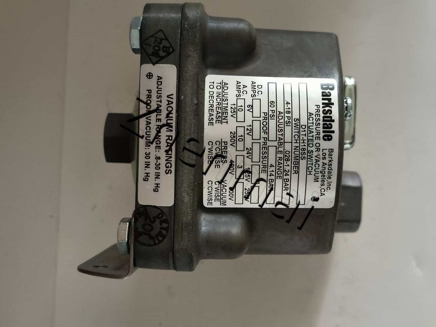 Ολοκαίνουργιο Γνήσιο Barksdale D1T-H18SS Αισθητήρας πίεσης Διακόπτης στάθμης Διακόπτης ροής Διακόπτης πίεσης Γρήγορη αποστολή