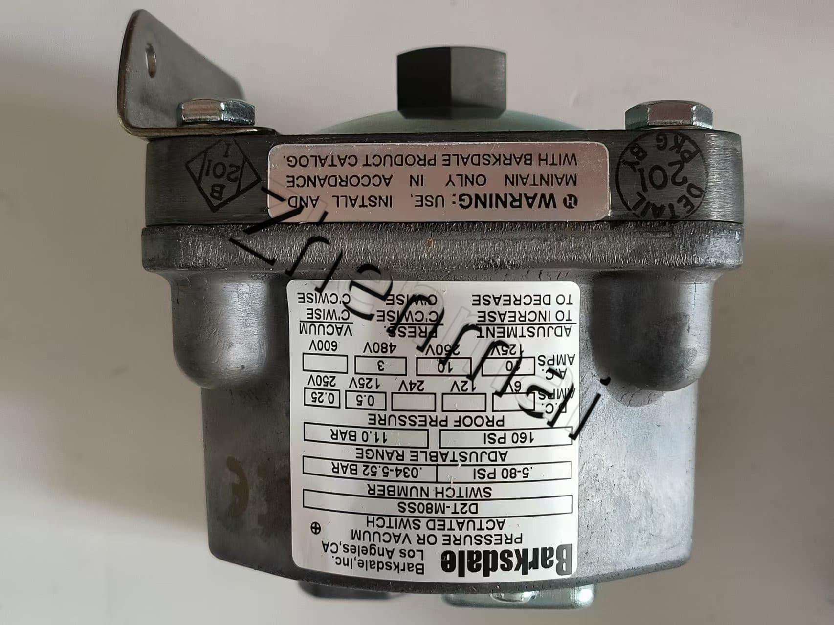 Ολοκαίνουργιο Γνήσιο Barksdale D2T-M80SS Αισθητήρας πίεσης Διακόπτης στάθμης Διακόπτης ροής Διακόπτης πίεσης Γρήγορη αποστολή