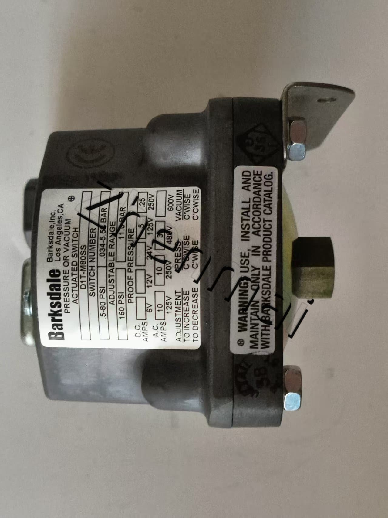 Ολοκαίνουργιο Γνήσιο Barksdale DD1T-M80SS Αισθητήρας πίεσης Διακόπτης στάθμης Διακόπτης ροής Διακόπτης πίεσης Γρήγορη αποστολή
