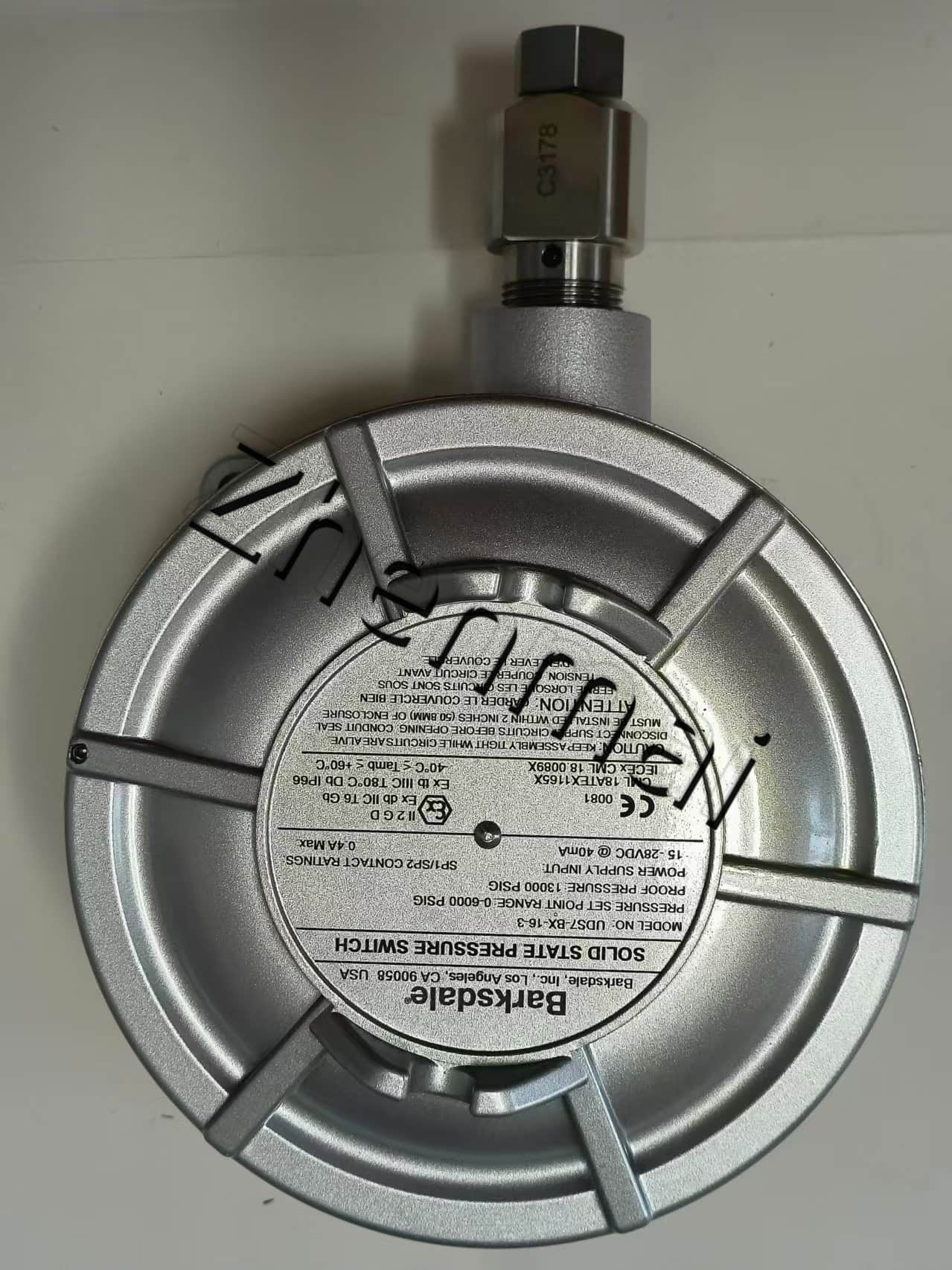 Ολοκαίνουργιο Γνήσιο Barksdale UDS7-BX-16-3 0427U002 Αισθητήρας πίεσης Διακόπτης στάθμης Διακόπτης ροής Διακόπτης πίεσης Γρήγορη αποστολή