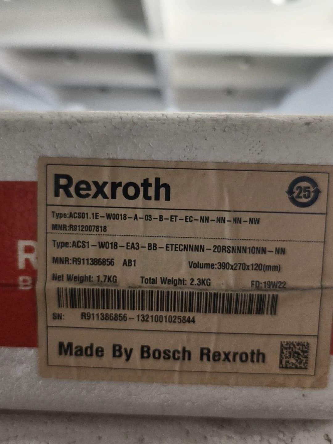 Ολοκαίνουργιο αυθεντικό σερβοκινητήρα Bosch Rexroth ACS1-WO18-EA3-BB-ETECNNNN-20RSNNN10NN-NN Γρήγορη αποστολή σερβοκινητήρα
