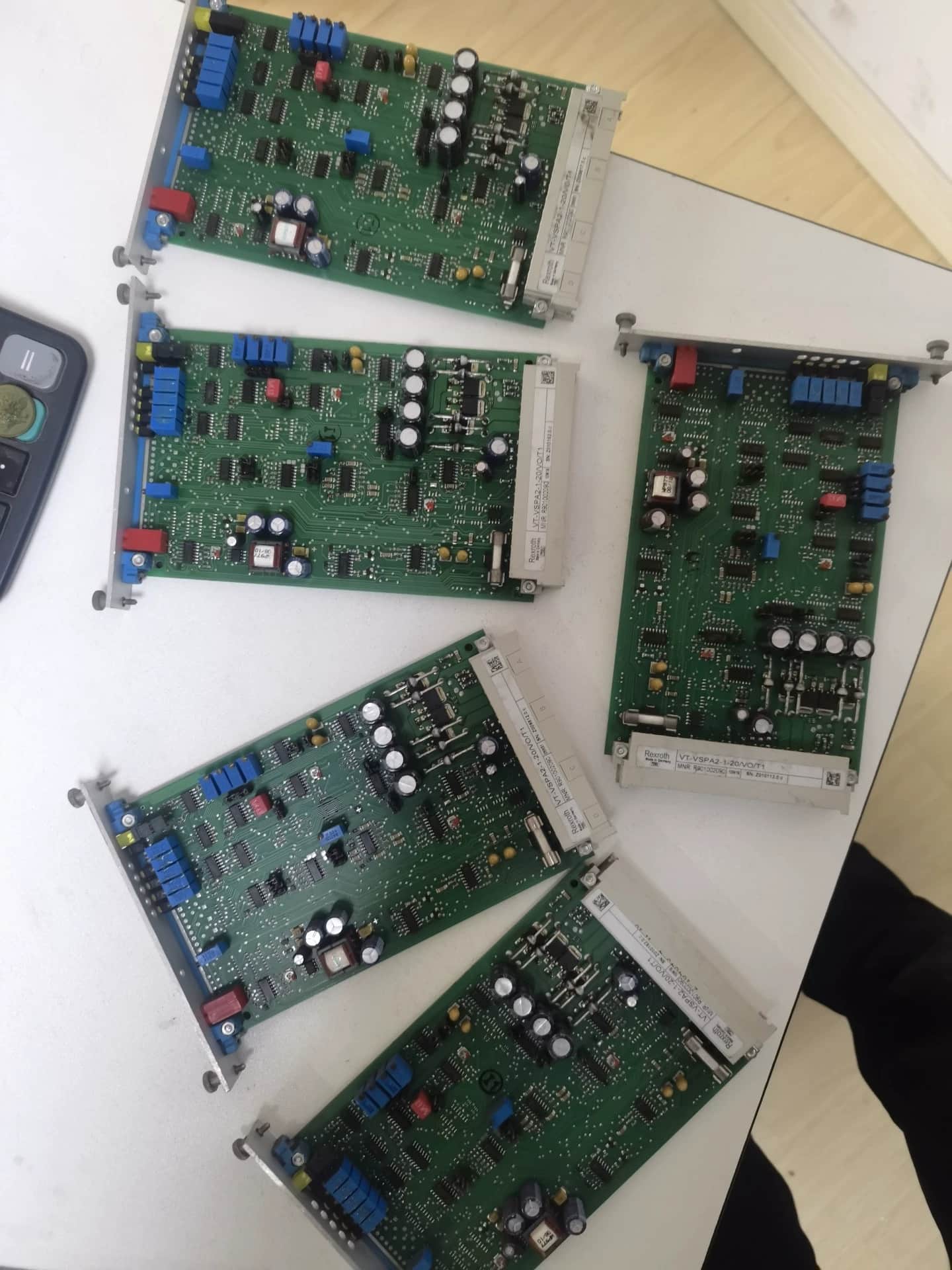 Ολοκαίνουργιος Γνήσιος Ενισχυτής Servo Drive Bosch Rexroth, πλακέτα ενισχυτή VT-VSPA2-1-20/VO/T1 Servo Motor Γρήγορη αποστολή