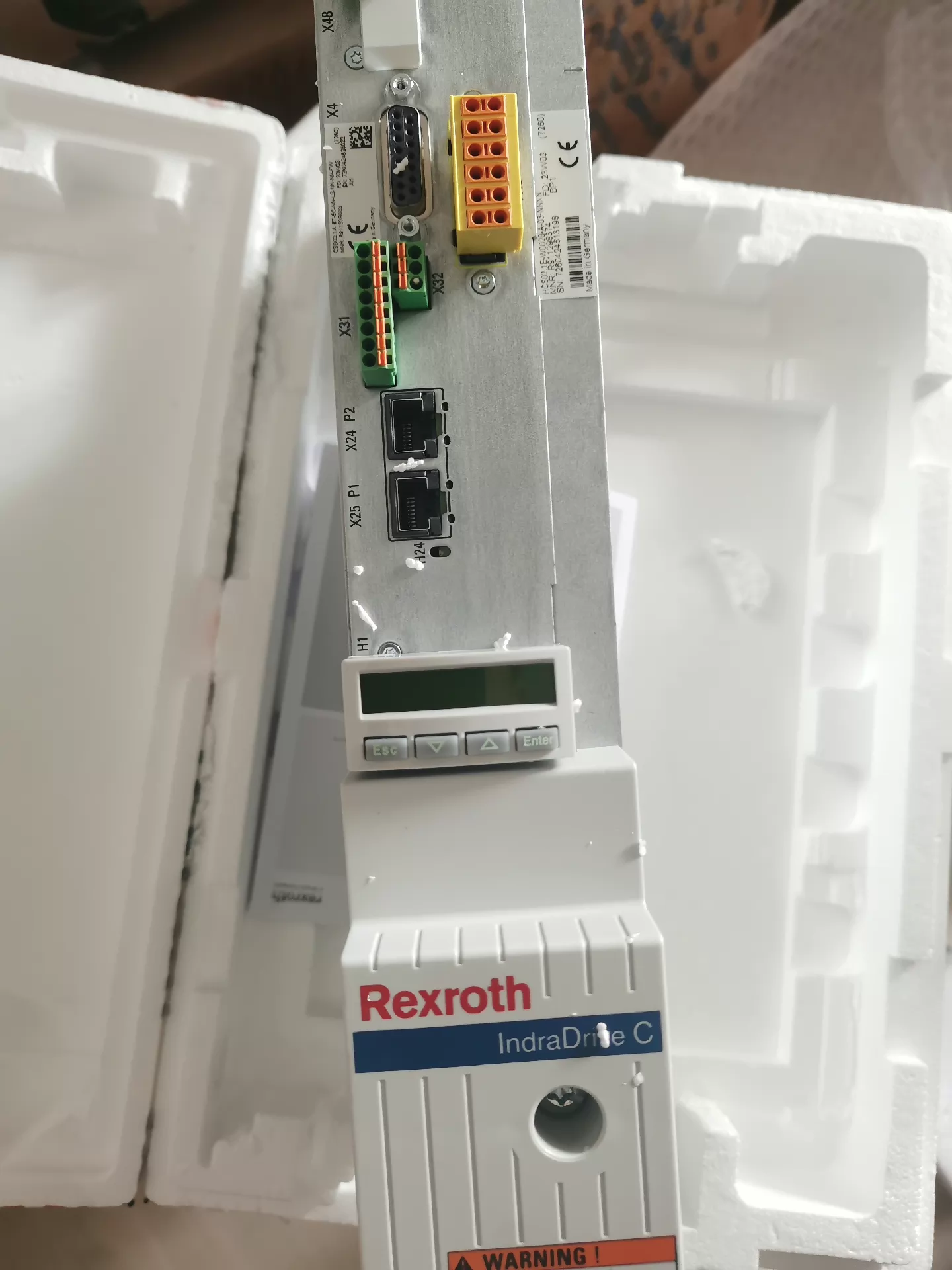 Ολοκαίνουργιο Γνήσιο σερβοκινητήρα Bosch Rexroth CSB02.1A-ET-EC-NN-L3-NN-NN-FW σερβοκινητήρα Γρήγορη αποστολή