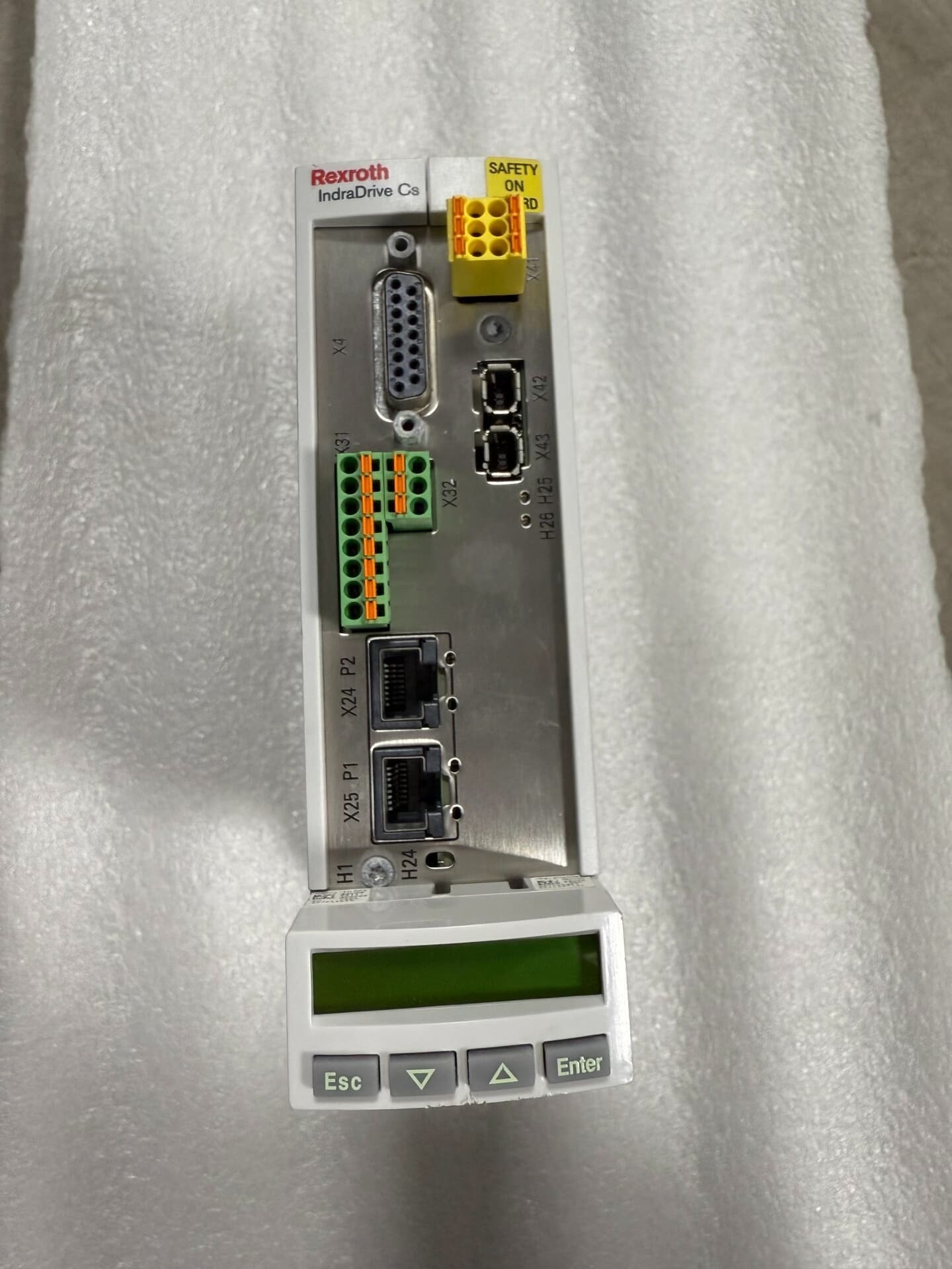 Ολοκαίνουργιο αυθεντικό σερβοκινητήρα Bosch Rexroth HCS01.1E-W0005-A-03-B-ET-EC-NN-S5-NN-FW Γρήγορη αποστολή