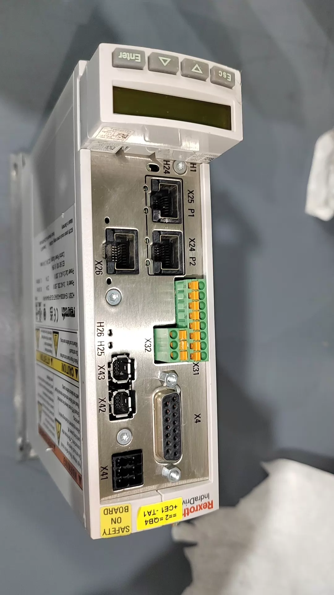 Ολοκαίνουργιο Γνήσιο σερβοκινητήρα Bosch Rexroth HCS01.1E-W0008-A-03-B-ET-EC-EP-S4-NN-FW σερβοκινητήρα Γρήγορη αποστολή