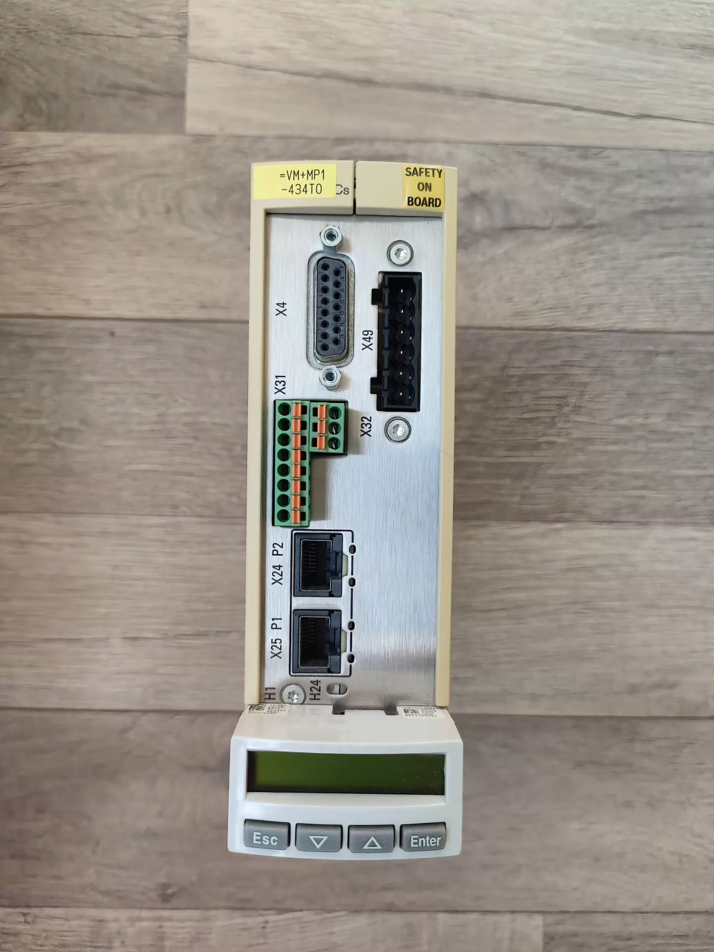Ολοκαίνουργιο Γνήσιο σερβοκινητήρα Bosch Rexroth HCS01.1E-W0009-A-02-B-ET-EC-NN-L4-NN-FW σερβοκινητήρα Γρήγορη αποστολή
