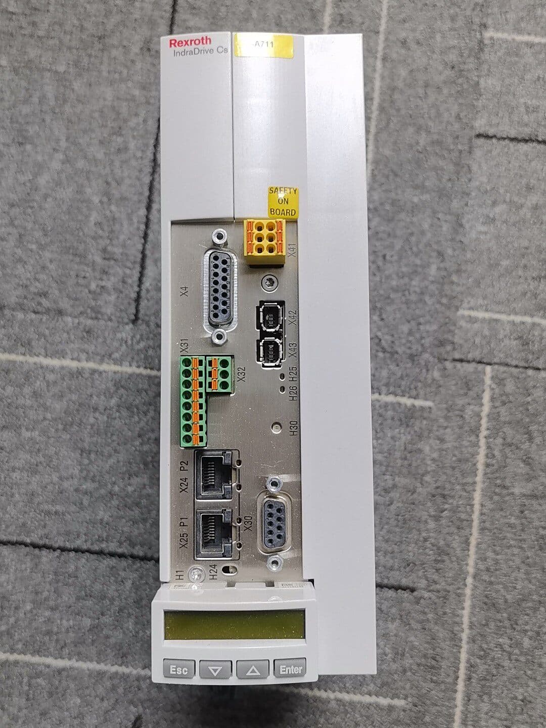 Ολοκαίνουργιο Γνήσιο σερβοκινητήρα Bosch Rexroth HCS01.1E-W0018-A-03-B-ET-EC-EP-S4-NN-FW σερβοκινητήρα Γρήγορη αποστολή