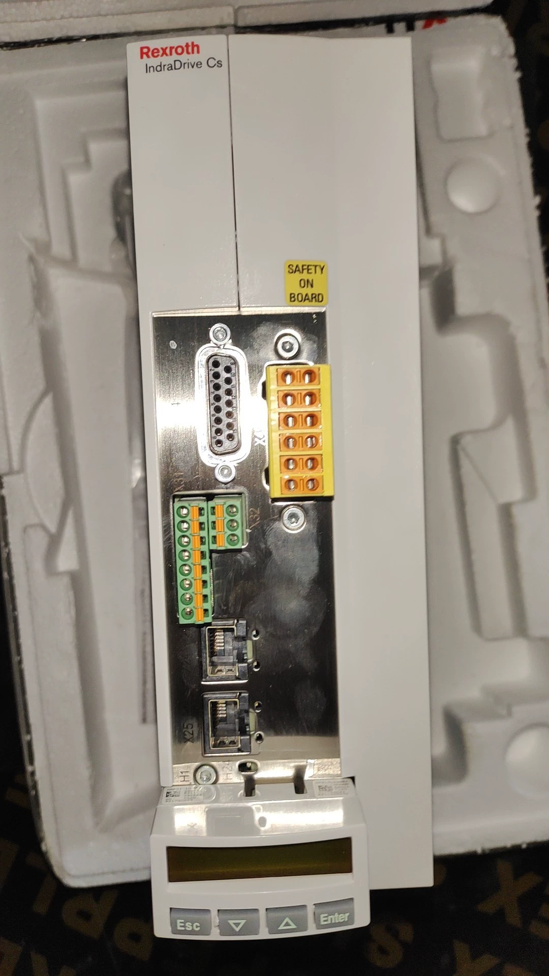 Ολοκαίνουργιο Γνήσιο σερβοκινητήρα Bosch Rexroth HCS01.1E-W0018-A-03-B-ET-EC-NN-FU σερβοκινητήρα Γρήγορη αποστολή