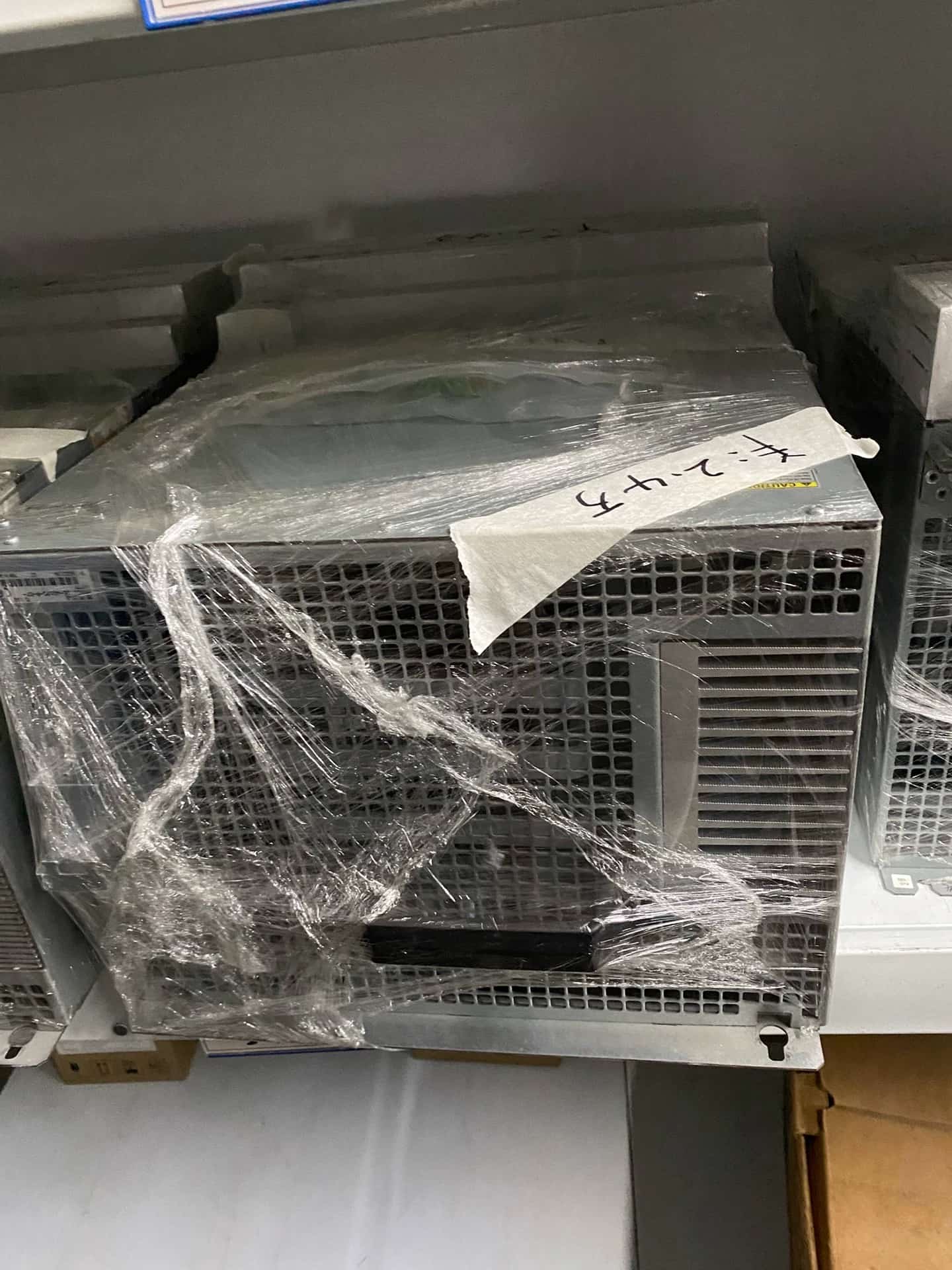 Ολοκαίνουργιο αυθεντικό σερβοκινητήρα Bosch Rexroth HMV01.1E-W0120-A-07-NNNN Γρήγορη αποστολή