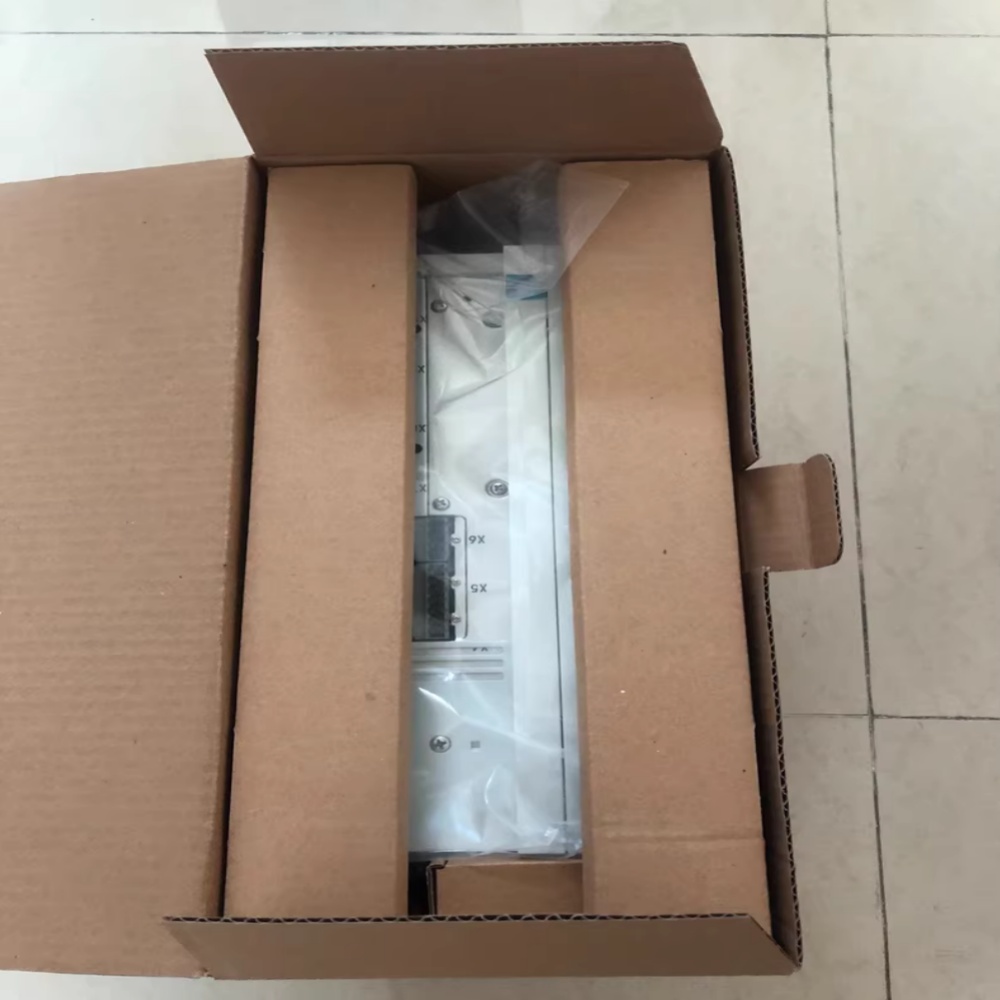 Γνήσιο νέο Lenze E82ZAFAC010 Industrial I/O Module FedEx DHL Γρήγορη αποστολή