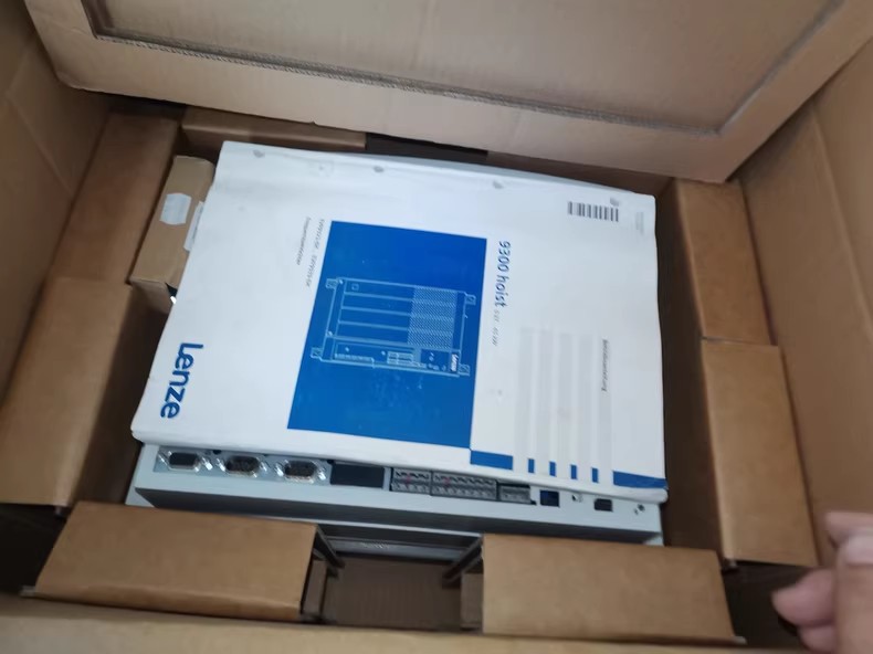 Γνήσιο νέο Lenze EVS9326-EV Industrial I/O Module FedEx DHL Γρήγορη αποστολή